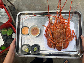 Tôm hùm hấp Quán Mệ Toại